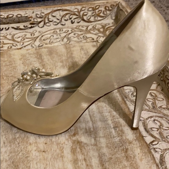 EUC Wedding or Formal Event Shoe - Picture 5 of 8